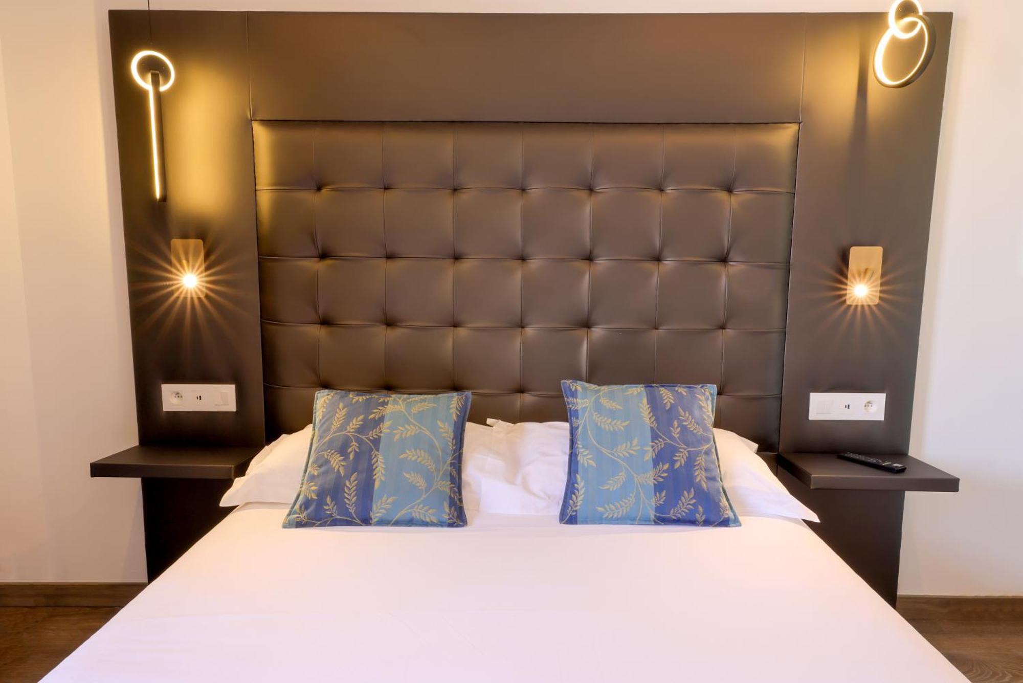 Hotel Saint Christophe 칼비 외부 사진