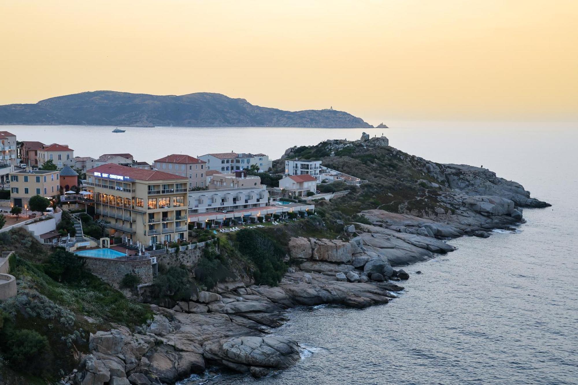 Hotel Saint Christophe 칼비 외부 사진