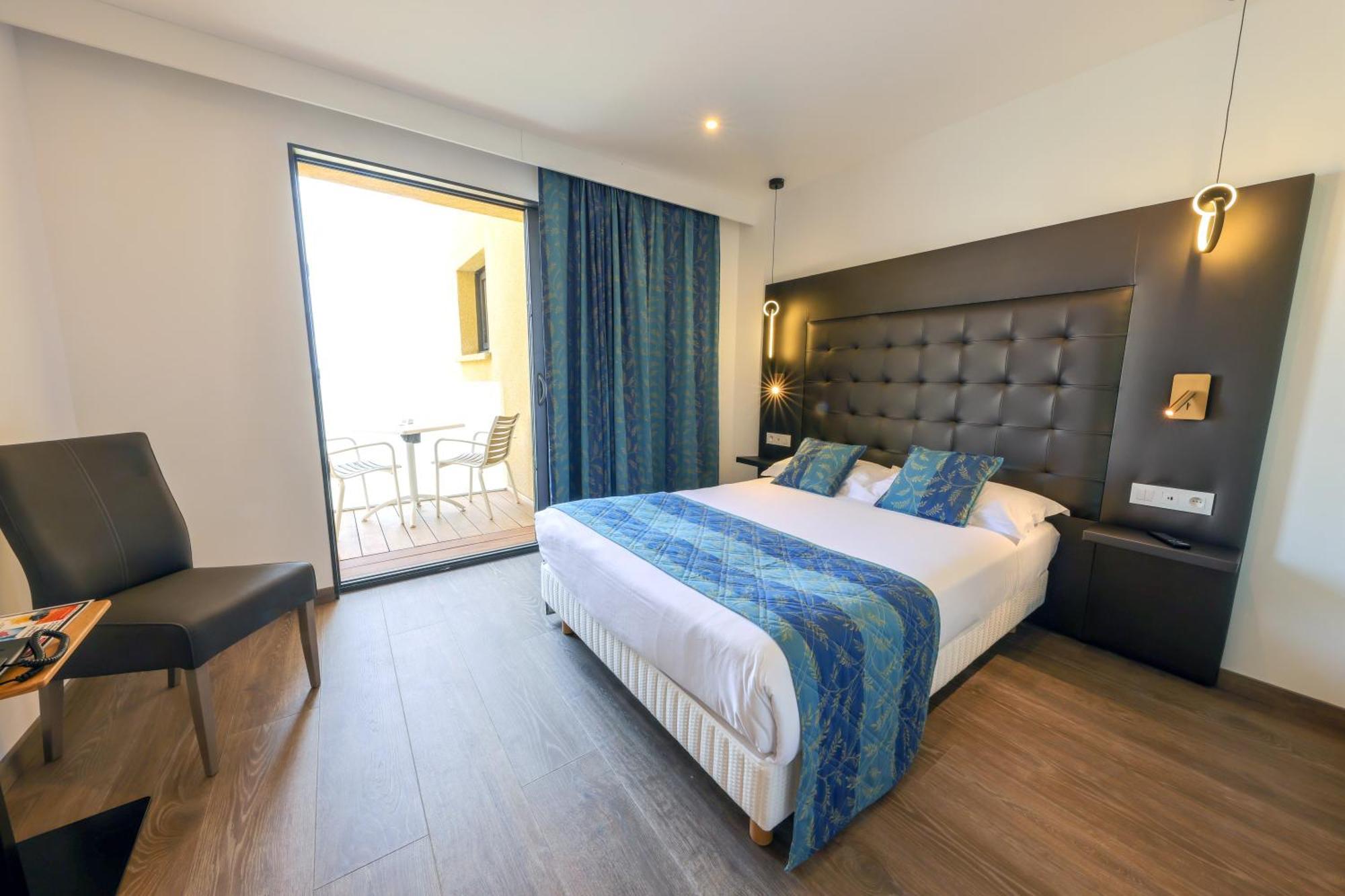 Hotel Saint Christophe 칼비 외부 사진