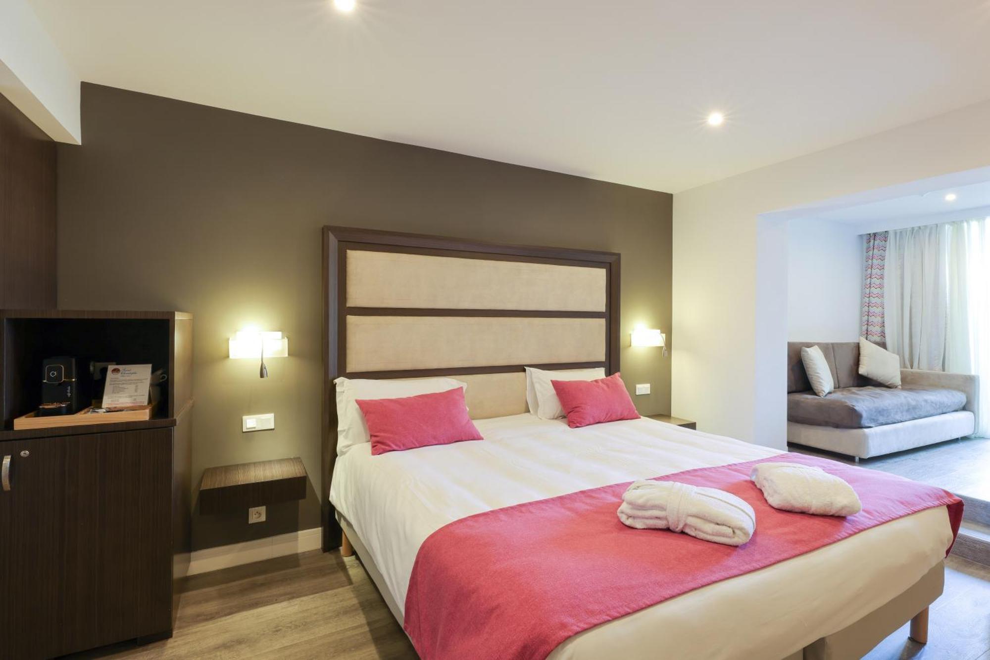 Hotel Saint Christophe 칼비 외부 사진
