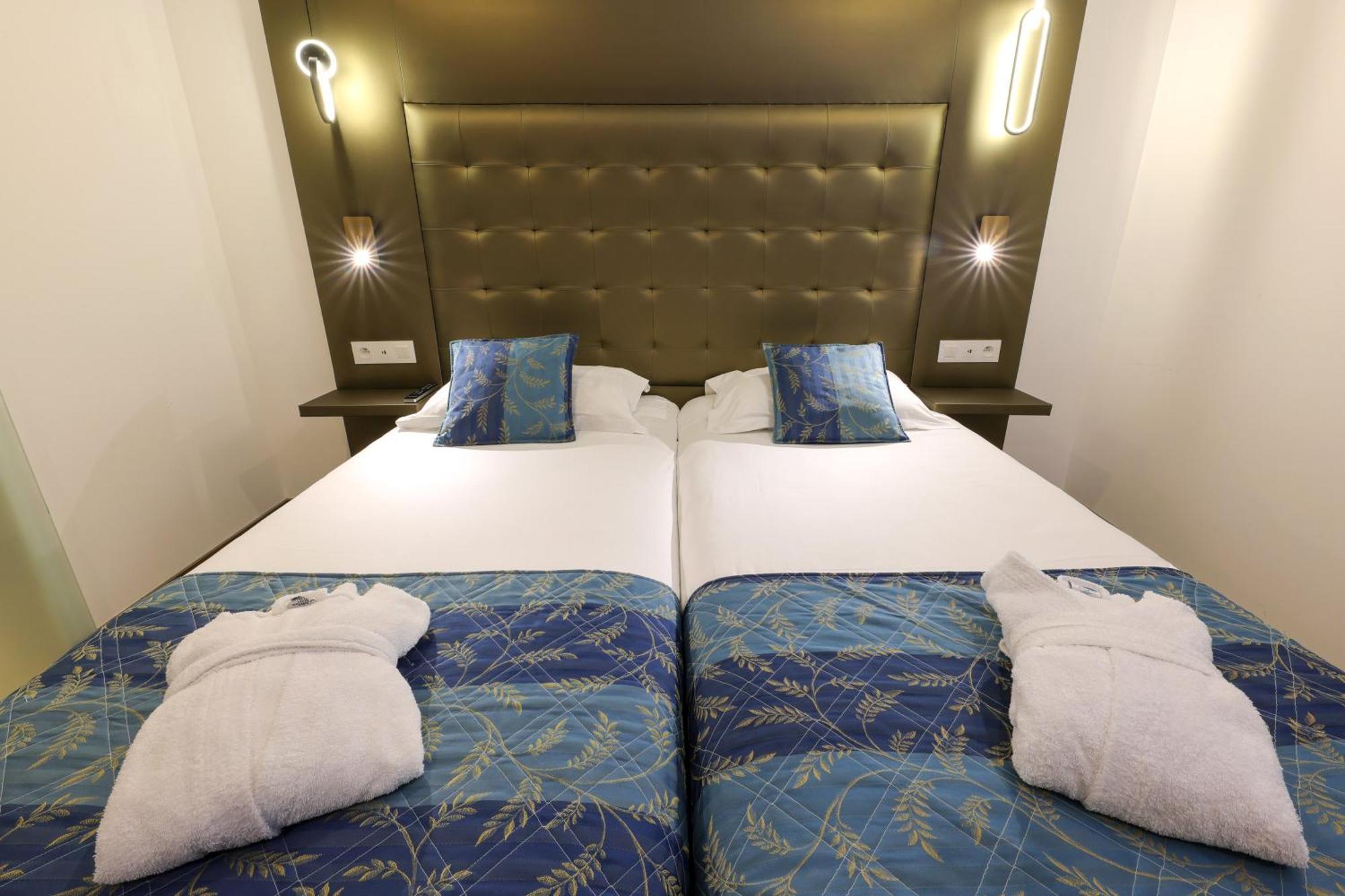 Hotel Saint Christophe 칼비 외부 사진