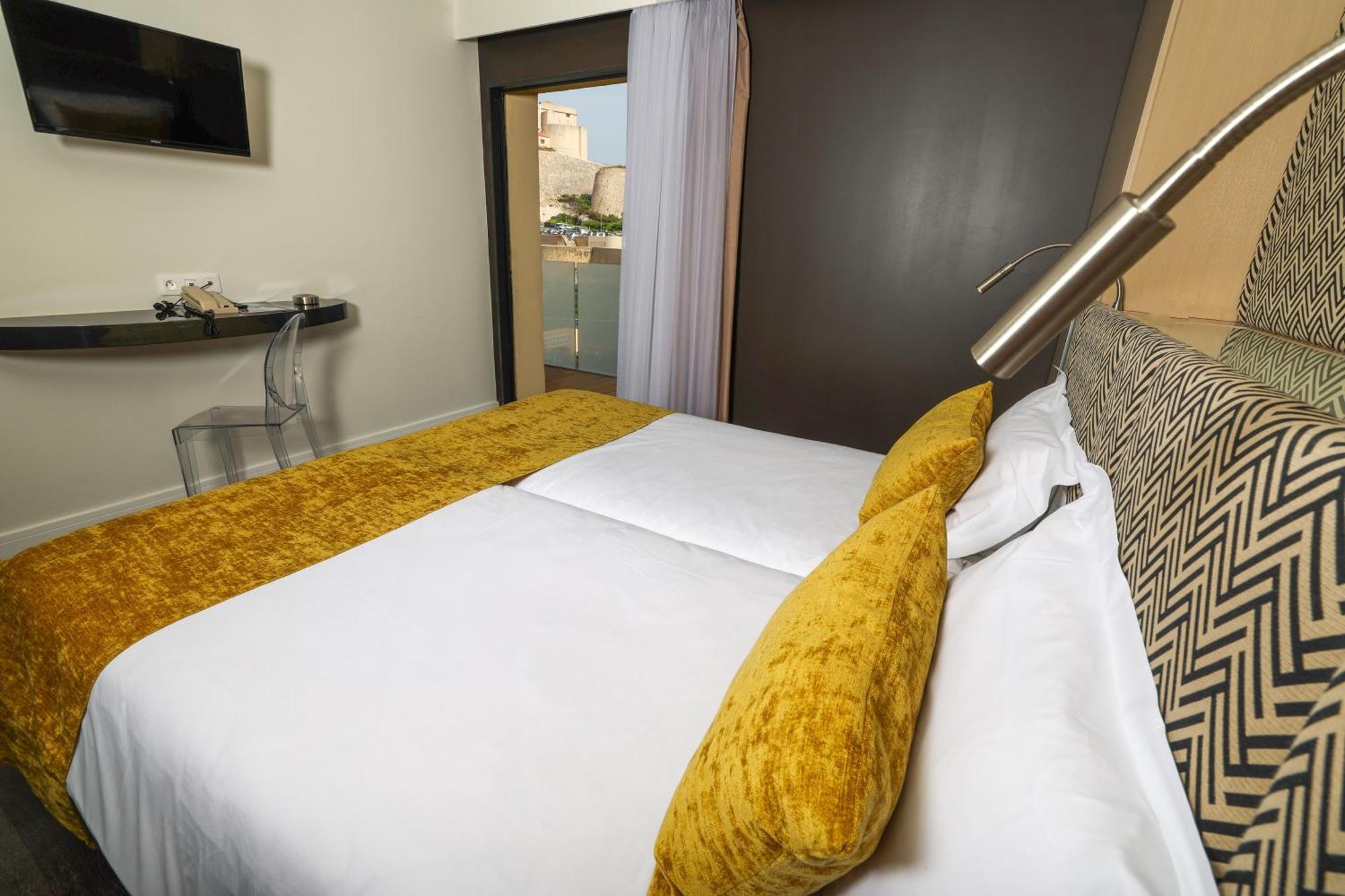 Hotel Saint Christophe 칼비 외부 사진