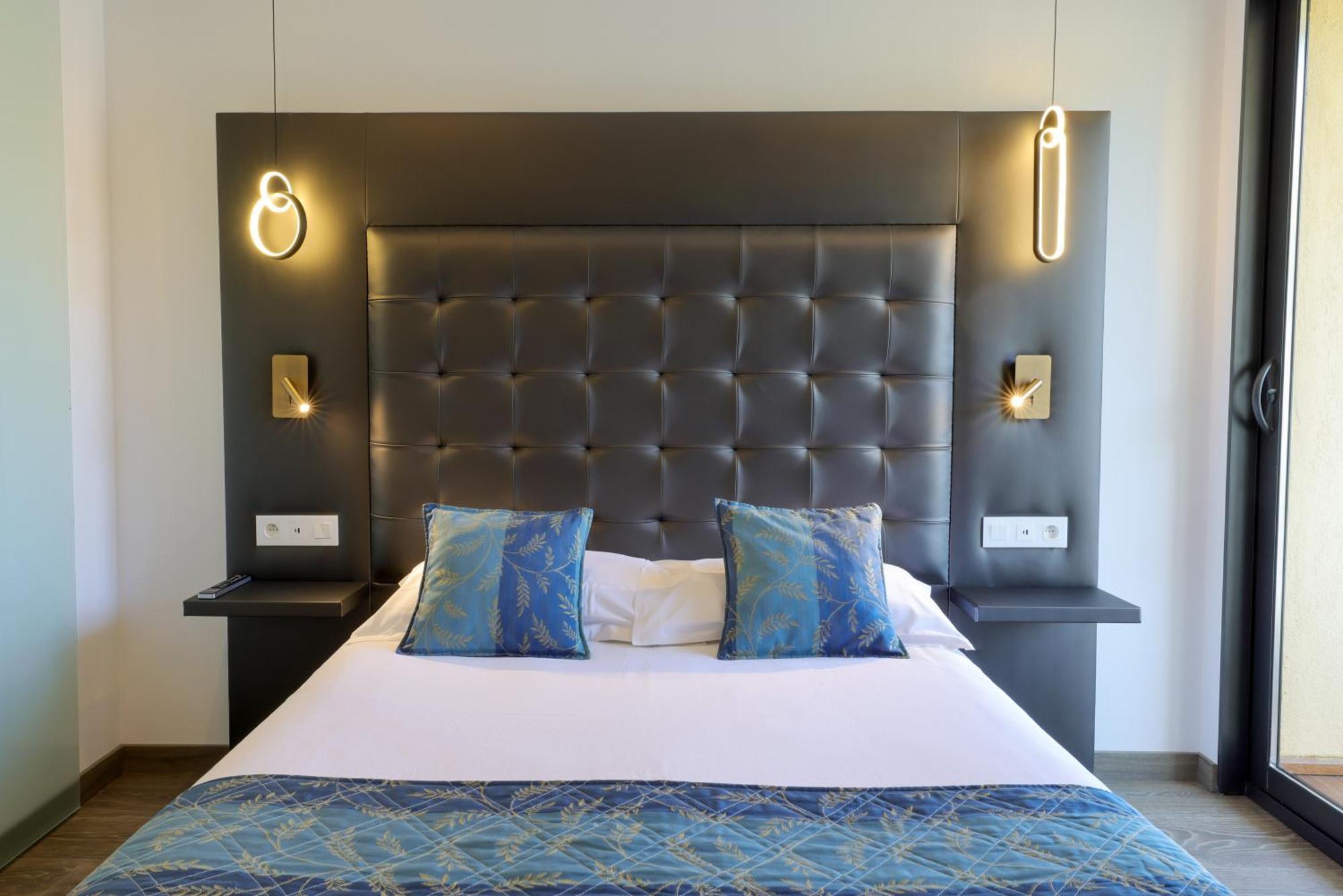 Hotel Saint Christophe 칼비 외부 사진