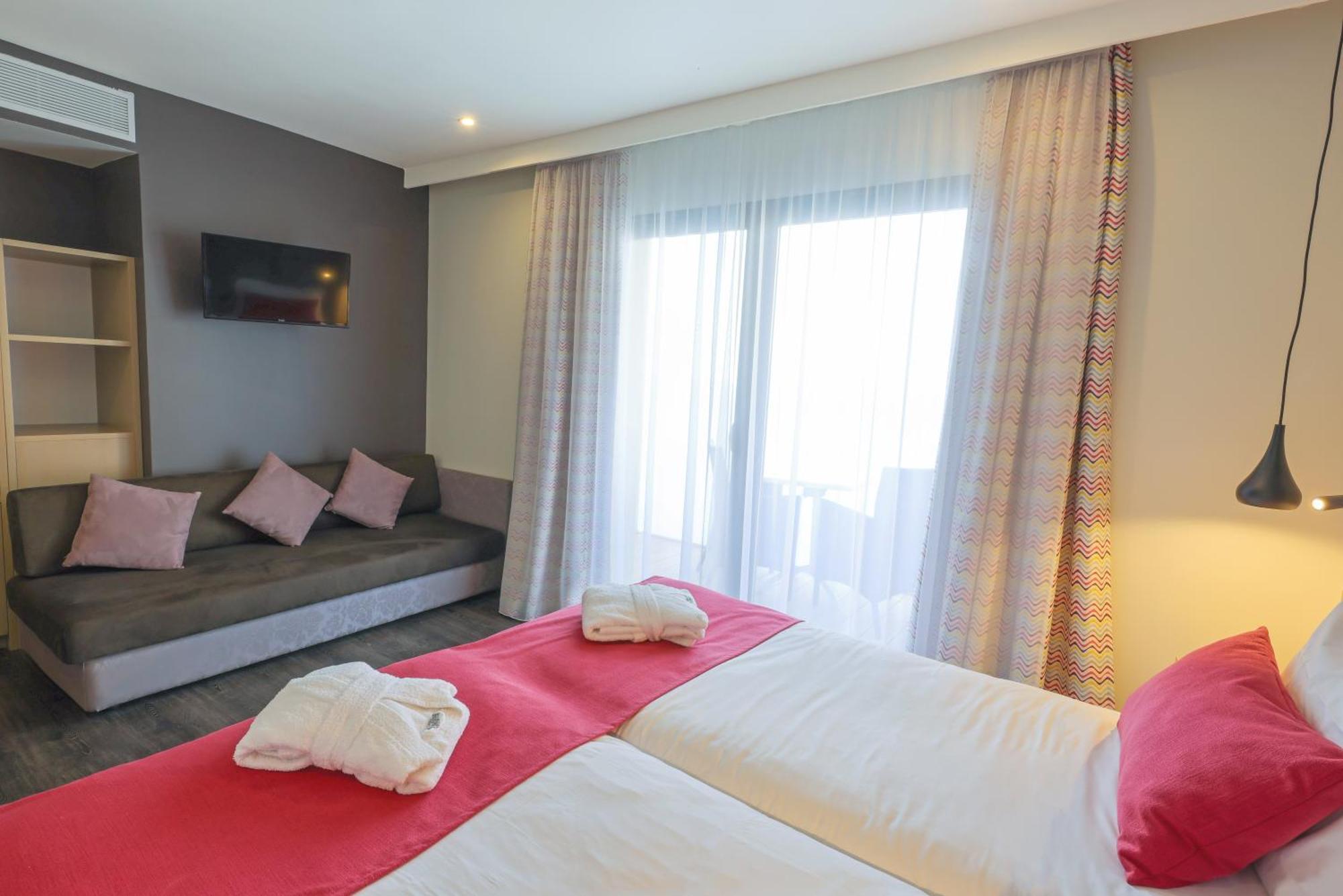 Hotel Saint Christophe 칼비 외부 사진