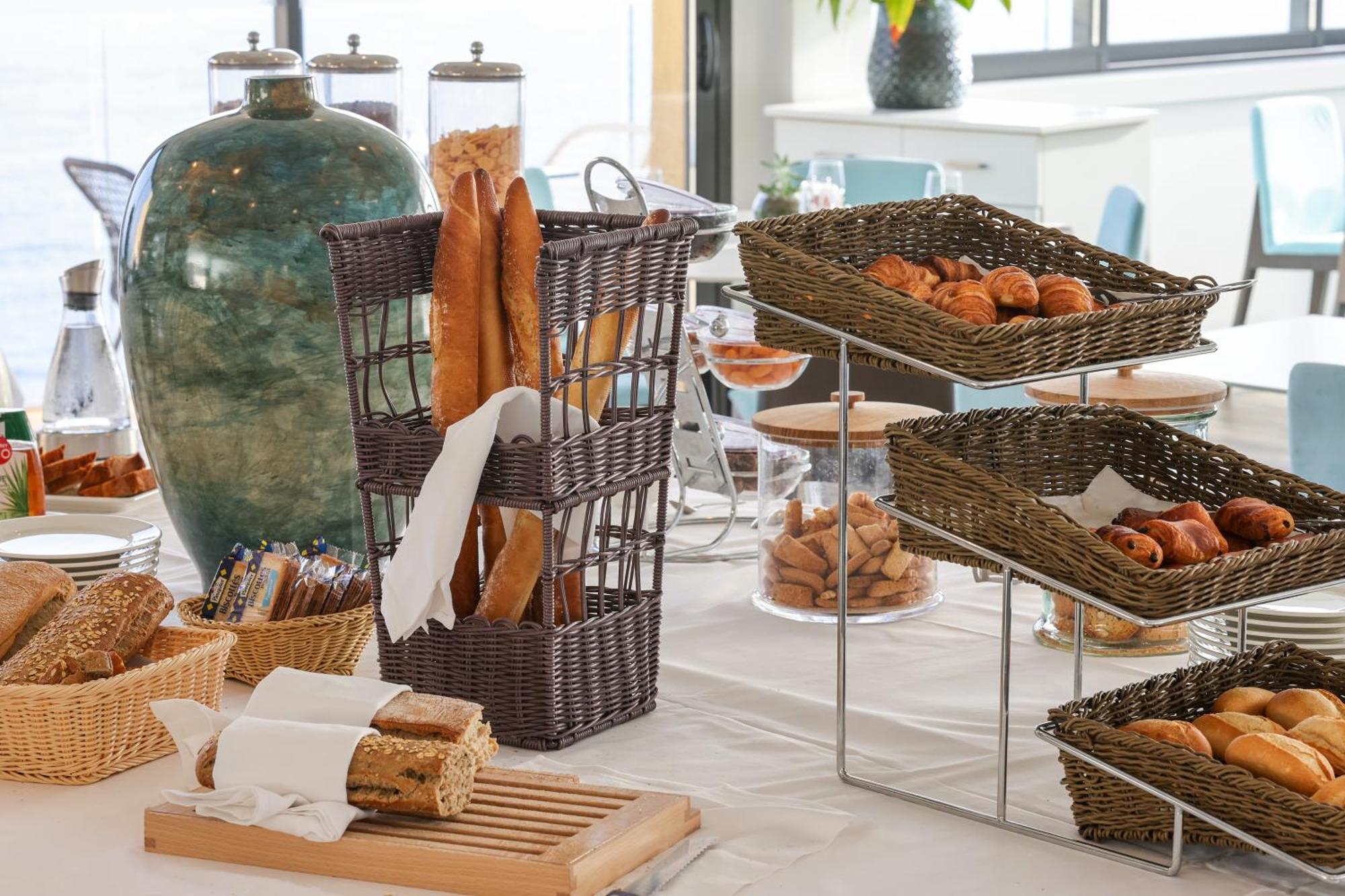 Hotel Saint Christophe 칼비 외부 사진