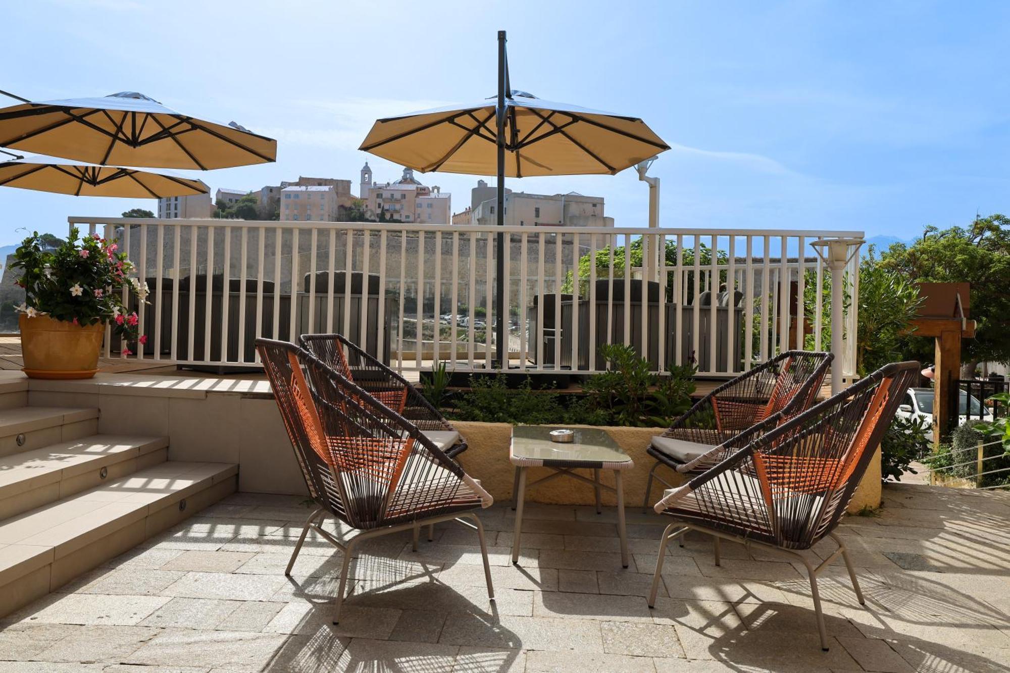 Hotel Saint Christophe 칼비 외부 사진